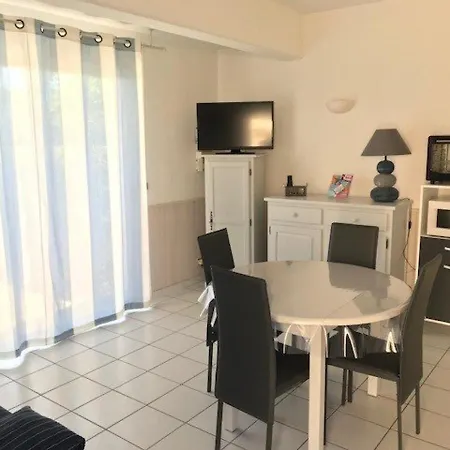 Διαμέρισμα T3, 6 Pers, Pieds Dans L'eau Au Barcares, Terrasse Et Parking - Fr-1-81-157 *